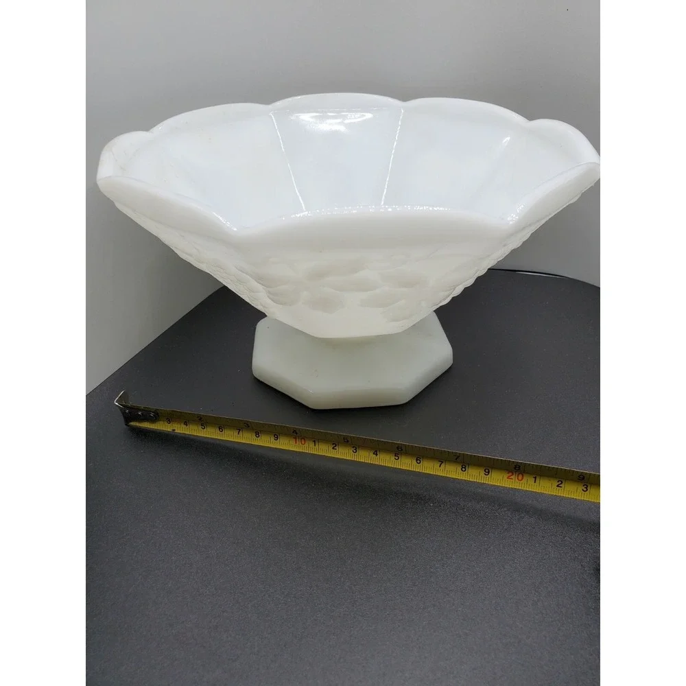 Vintage Anchor Hocking White Milk Glass Footed Bowl w/ Grapes & Vines Design exc